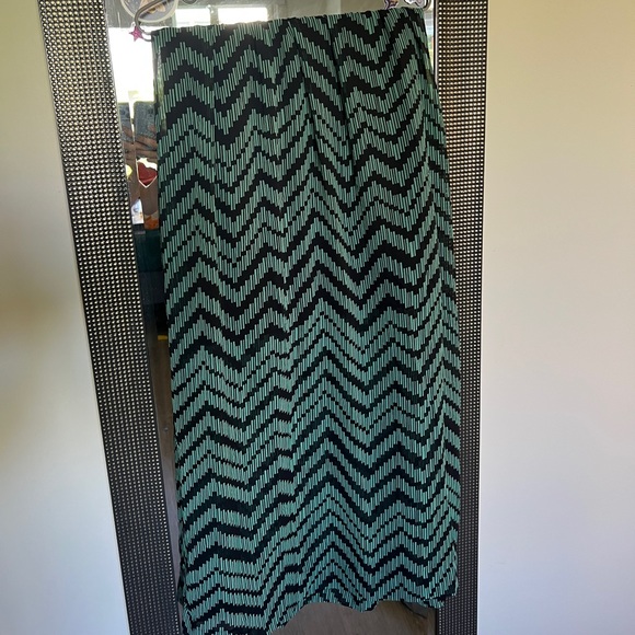 Teal and black Flowy dress - Picture 2 of 2